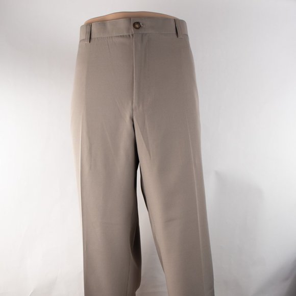 Izod Golf Straight Fit Chino Flat Front 40 (39 X 31) Men's Chinos Tan NWT - Picture 1 of 12